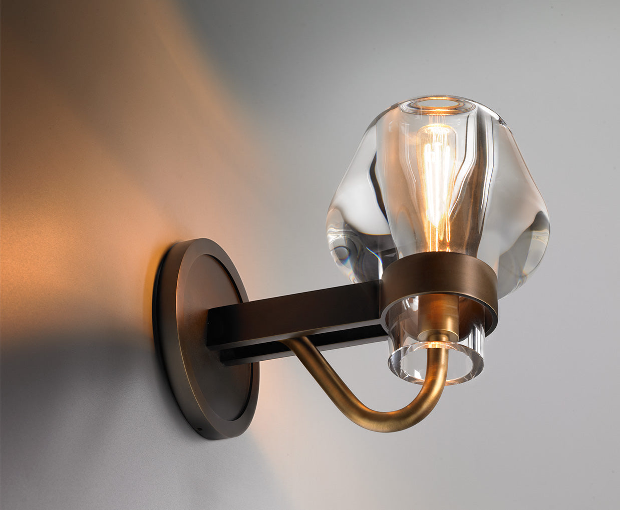 LUX Postmodern Light Luxury Simple Nordic Pure Copper Crystal Wall Lamp