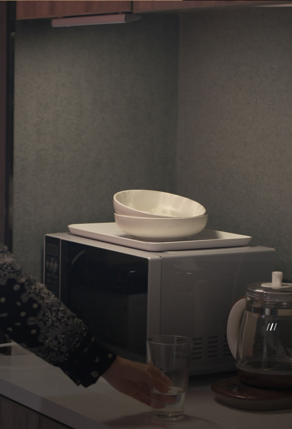 AiS LED Cabinet Battery Light Wireless Motion Sensor Light