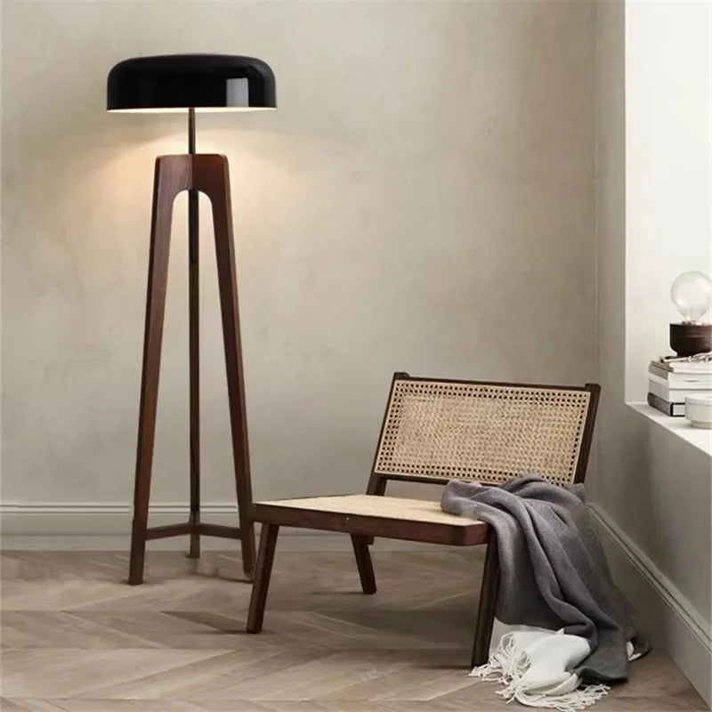 Vonee Classic Solid Wood Lamp
