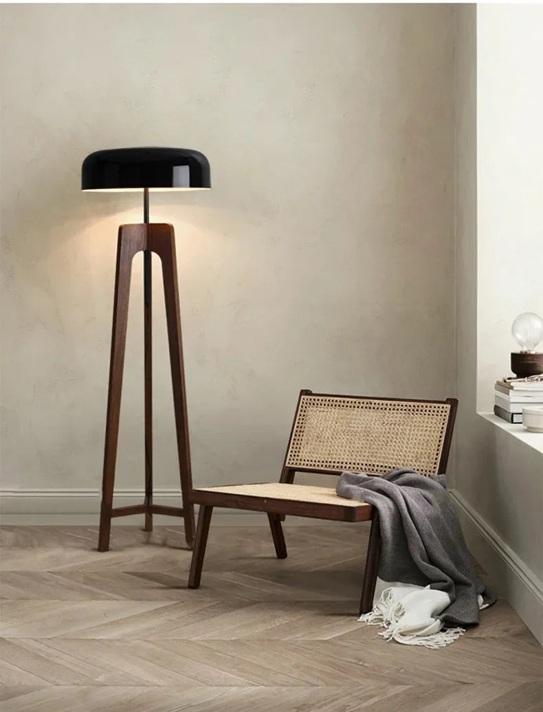 Vonee Classic Solid Wood Lamp
